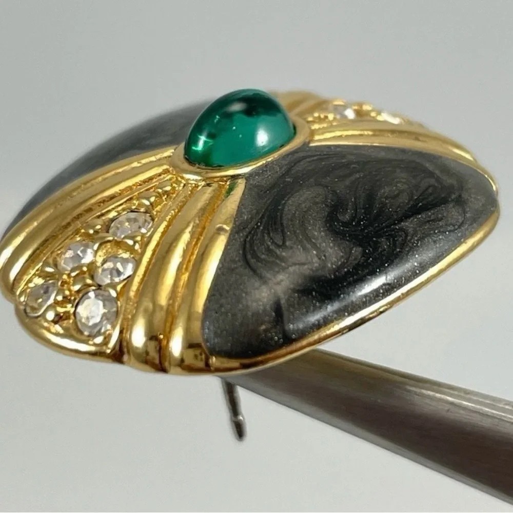 Vintage Kenneth Jay Lane for Avon Green Glass Cabochon Earrings - Picture 6 of 7